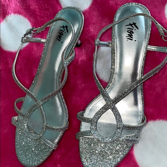 Sliver heels - Picture 2 of 4